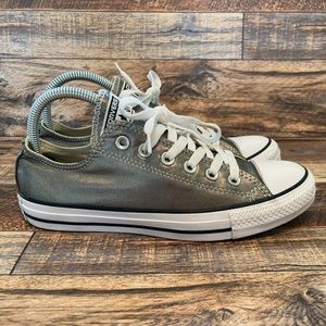 Converse Chuck Taylor All Star low top gold/metallic/shiny women’s size 8 shoes